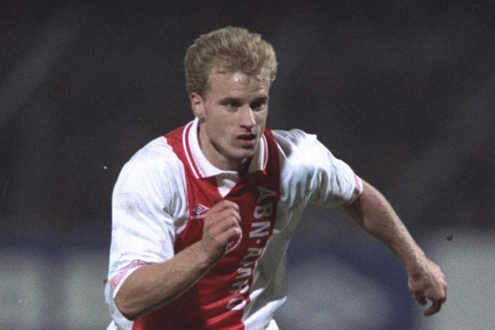  Dennis Bergkamp là tài năng được HLV Johan Cruyff phát hiện ở Ajax. 