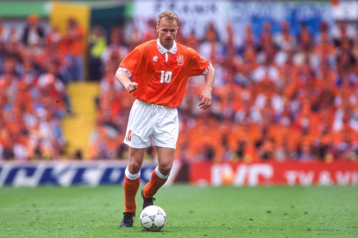  Dennis Bergkamp là một trong những cầu thủ Hà Lan đáng xem nhất mọi thời đại. 
