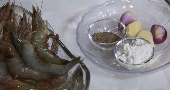 Nguyên liệu làm tôm rang muối tiêu