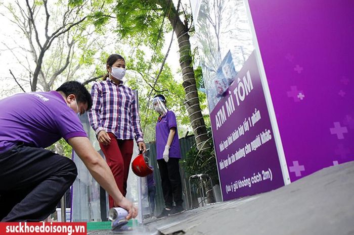 Việc khử khuẩn, giữ khoảng cách an toàn luôn là mục tiêu hàng đầu để đảm bảo an toàn và thực hiện đúng chủ trương và chỉ thị phòng chống dịch bệnh.