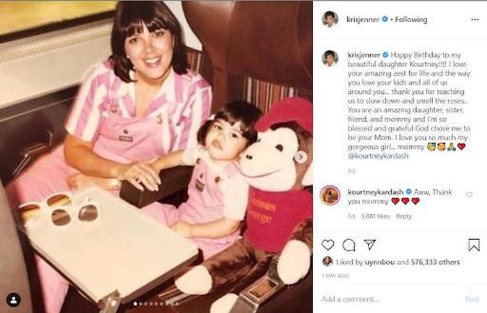 Kris bên Kourtney khi cô còn bé - Ảnh: Instagram