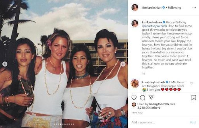 Hình ảnh ba chị em cùng mẹ lúc còn “teen” mang về một bầu ký ức cho Kourtney - Ảnh: Instagram