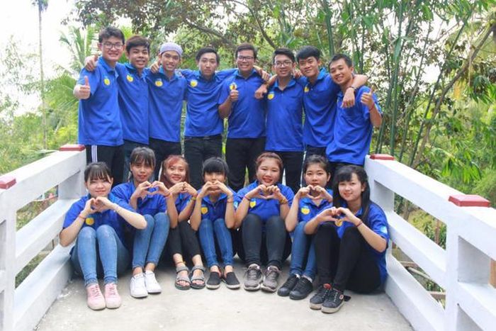  Sinh viên dược Hutech tham gia nhiều hoạt động ngoại khóa sôi nổi. 