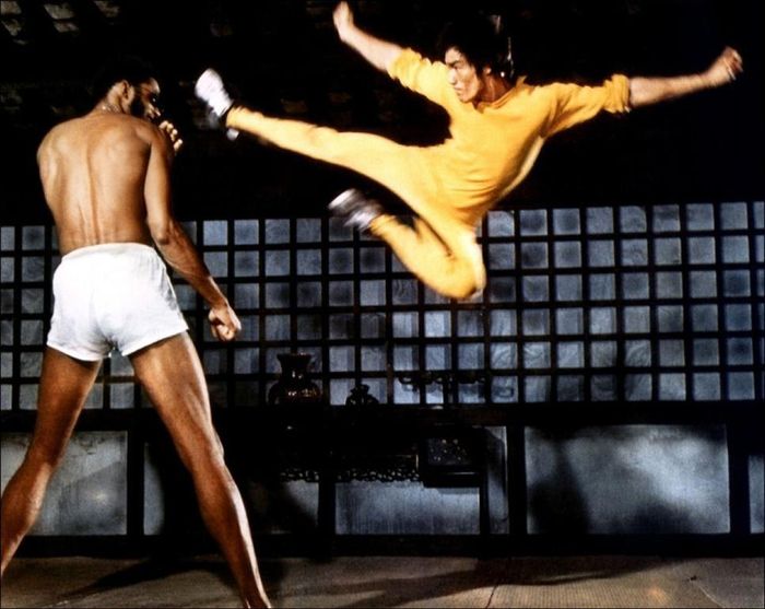 Phi cước hù dọa Kareem Abdul-Jabbar trong Trò chơi tử thần (Game of Death - 1978)