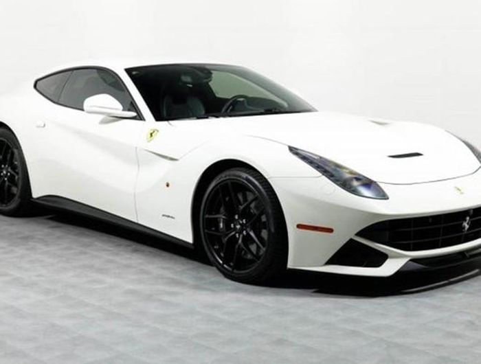  Chỉ số tiêu hao nhiêu liệu trung bình của Ferrari F12 Berlinetta là 19,6 lít/100 km 