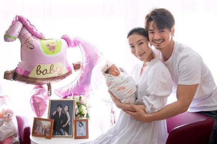 Gia đình hạnh phúc của Dương Di - La Trọng Khiêm.
