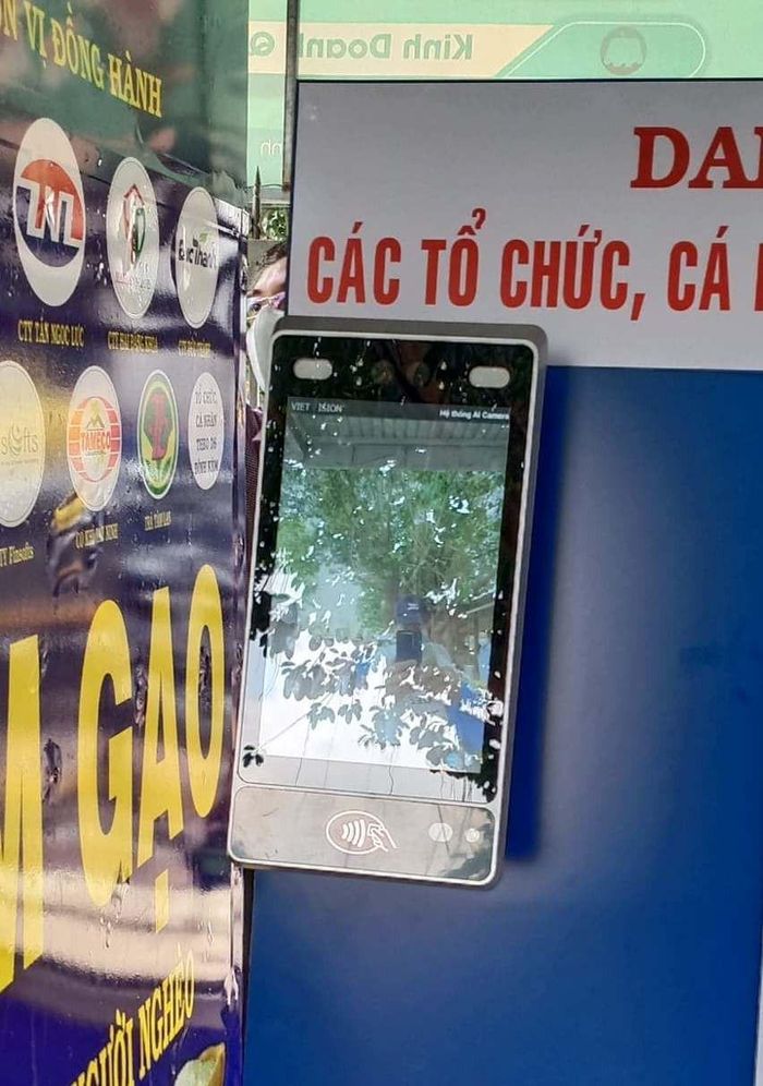 Thiết bị nhận diện gương mặt tự động đặt tại ATM gạo