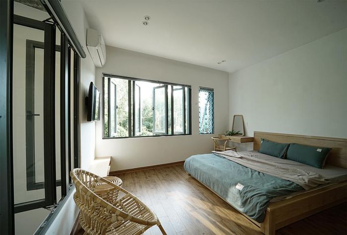  Bất chấp những hạn chế về mặt diện tích, căn nhà vẫn đem lại không gian đủ tiện nghi với chi phí tương đối tiết kiệm. 