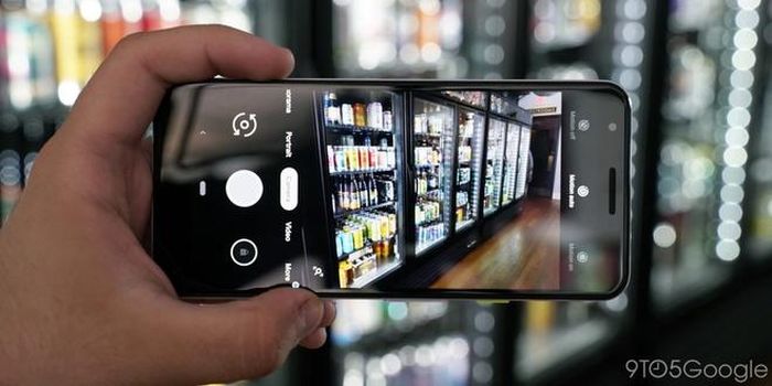  Hai sản phẩm đều có chế độ chụp chân dung và một số tính năng nổi bật. Trên Pixel 3a là Top Shot tự động chụp ảnh trước khi bấm nút để chọn ra ảnh đẹp nhất, còn iPhone SE 2020 là QuickTake cho phép nhấn giữ nút chụp hình để quay phim nhanh. Ngoài ra, iPhone SE 2020 có thể quay phim 4K ở 60 fps, trong khi Pixel 3a chỉ là 30 fps. Ảnh: 9to5Google. 