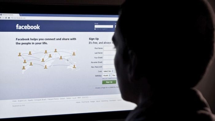  Bạn không thể can thiệp trực tiếp vào hồ sơ bóng tối của mình trên Facebook. Ảnh: Kim Komando. 