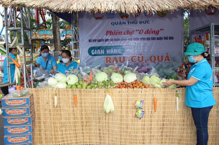 Rau củ quả khá đa dạng tại phiên chợ 0 đồng