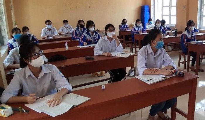 Học sinh thực hiện nghiêm túc việc đeo khẩu trang.