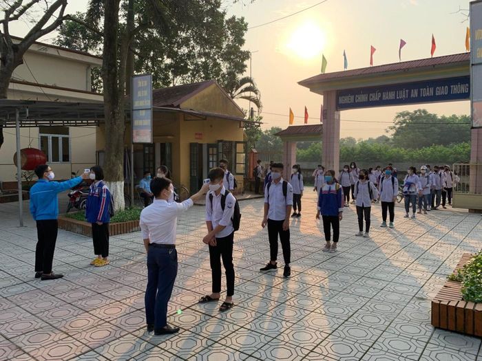 Nhà trường thực hiện nghiêm túc biện pháp phòng chống dịch.