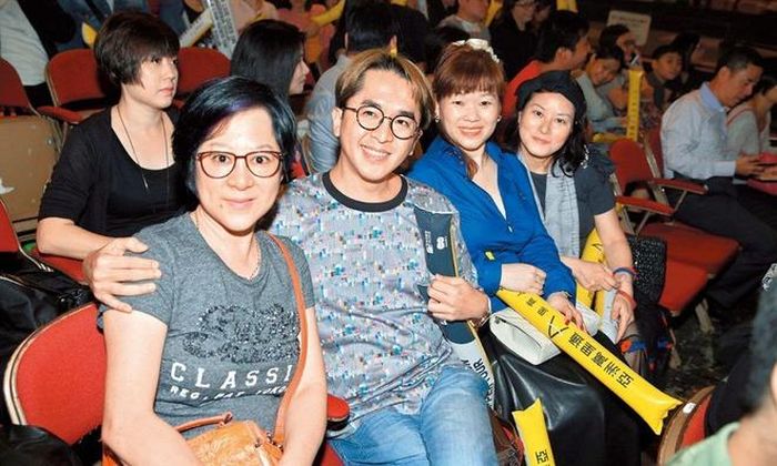  Đặng Triệu Tôn là "Vi Tiểu Bảo" ngoài đời thực khi có nhiều bạn gái. 