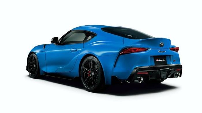 Hãng xe Nhật Bản sẽ chính thức phân phối phiên bản GR Supra RZ Horizon Blue Edition tại thị trường Nhật Bản vào tháng 10 năm nay, với số lượng sản xuất giới hạn 100 chiếc. Trong khi đó phiên bản GR Supra RZ Matte Storm Gray Metallic với số lượng hạn chế hơn chỉ với 27 chiếc.