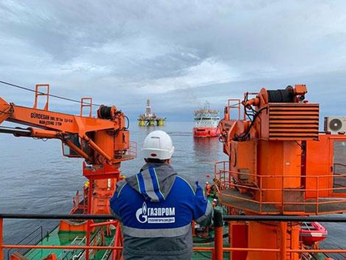 Mặc dù đóng vai trò quan trọng, song Nga chưa bao giờ có hứng thú với việc gia nhập OPEC.