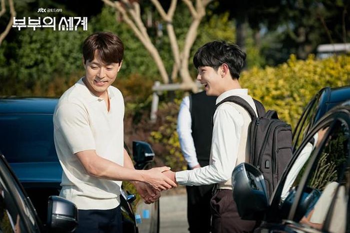Lee Joon Young (Jeon Jin Seo) và Kim Yoon Ki (Lee Moo Saeng)