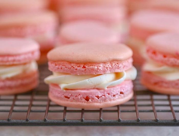  Macaron là loại bánh tráng miệng nổi tiếng nhất ở Pháp 