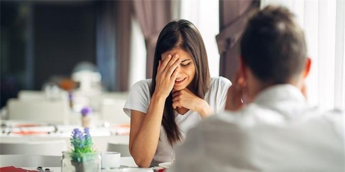 Em nói rằng trong một lần đi liên hoan, em bị say rượu và xảy ra chuyện ngoài ý muốn với đồng nghiệp. (Ảnh minh họa)