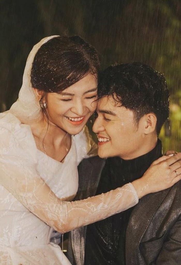 Thiên Nguyện và Cẩm Tú là cặp đầu tiên đi đến hôn nhân từ chương trình Người ấy là ai. Cả hai cùng tham gia tập 14 mùa thứ 2 năm 2019. Tại đây, BTV Cẩm Tú cho biết cô ấn tượng ở Thiên Nguyện bởi sự chân thành và yêu thương gia đình. Thiên Nguyện gặp Cẩm Tú từ 6 năm trước khi chương trình lên sóng. Tuy nhiên, khi đó, Cẩm Tú đang hạnh phúc với mối tình đầu. 