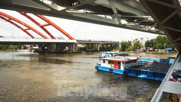 Sau khi tháo dỡ xong, sẽ tạo thông thoáng trên sông Sài Gòn, qua đó khai thác vận tải và du lịch đường thủy sẽ được thuận lợi.