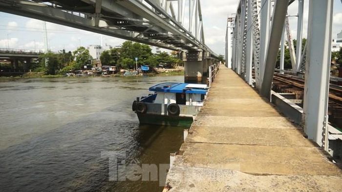 Cụ thể sẽ kết nối cho tàu chở khách từ 200-300 ghế từ trung tâm thành phố đi các bến như: Bến Đình, chuyện Củ Chi, Bến Súc, tỉnh Bình Dương và các bến thủy nội địa tỉnh Tây Ninh.