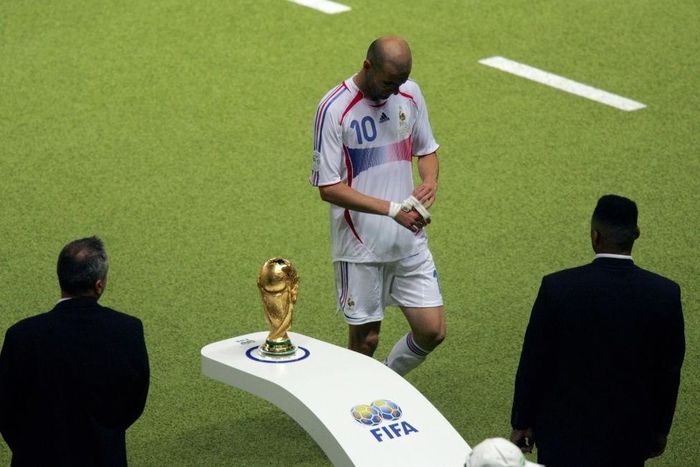  Giấc mơ vô địch World Cup 2006 của ĐT Pháp đã tan vỡ sau khi Zidane rời sân. 