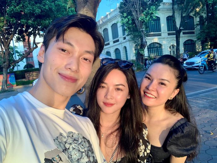 Xuất hiện cùng Vũ Thanh Quỳnh và Alan Phạm là nữ ca sĩ Thu Ngọc, cựu thành viên nhóm Mây Trắng. Trong tập 1 "Người ấy là ai", ca sĩ Thu Ngọc là người đã xuất hiện bên cạnh Alan Phạm khiến nữ chính và ban cố vấn được phen hụt hẫng vì tưởng anh đã có chủ, nhưng thực ra cả hai là chị em họ. Sau chương trình Vũ Thanh Quỳnh cũng đã gọi Thu Ngọc là chị dâu.