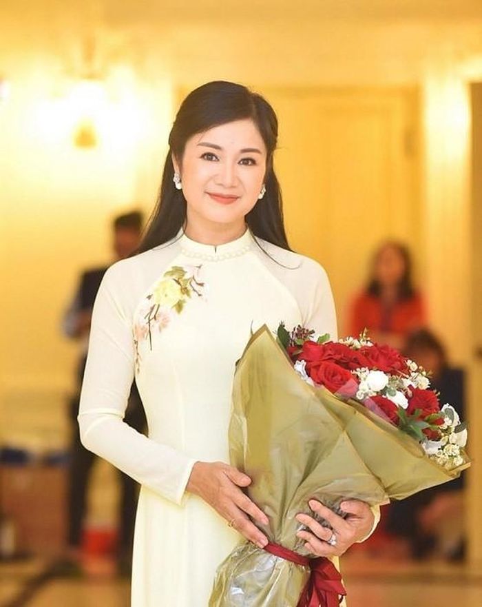 Sau nhiều năm hoạt động nghệ thuật, tháng 8/2019 chị nhận danh hiệu NSND ở tuổi 51