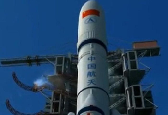  Theo chuyên trang Spaceflight Now, vật thể dài khoảng 30 mét và rộng 5 mét, có khối lượng xấp xỉ 20 tấn. Đây là khối rác vũ trụ lớn thứ tư rơi trở lại Trái đất trong lịch sử, sau trạm không gian Skylab năm 1979, tầng tên lửa của Skylab năm 1975 và Salyut-7, trạm không gian của Liên Xô, năm 1991. 