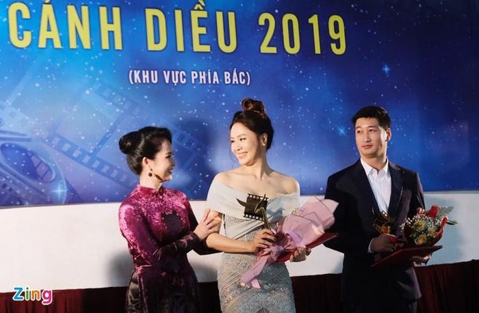  Phim truyền hình Hoa hồng trên ngực trái cũng thắng lớn với hai giải quan trọng là Nam và Nữ diễn viên chính xuất sắc. Hồng Diễm và Ngọc Quỳnh đều bày tỏ niềm vui, hồi hộp khi chiến thắng. Vai Thái "vũ phu" đánh dấu sự trở lại của Ngọc Quỳnh sau thời gian dài vắng bóng. Đây là nhân vật phản diện, nên bản thân nam diễn viên từng bị nhiều khán giả "ném đá". 