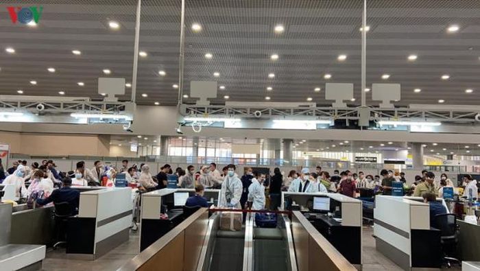 Hơn 340 công dân Việt Nam từ Moscow về nước trong chuyến bay ngày 12/5.