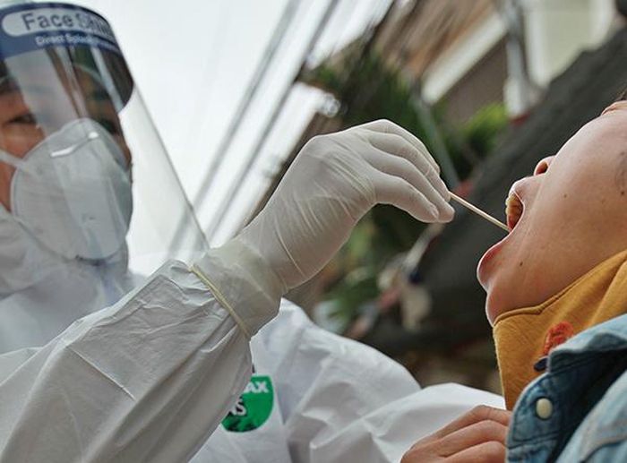 Những khác biệt sinh học, hormone và gien giới tính, có thể bảo vệ phụ nữ khỏi một số biến chứng nguy hiểm nhất của COVID - 19