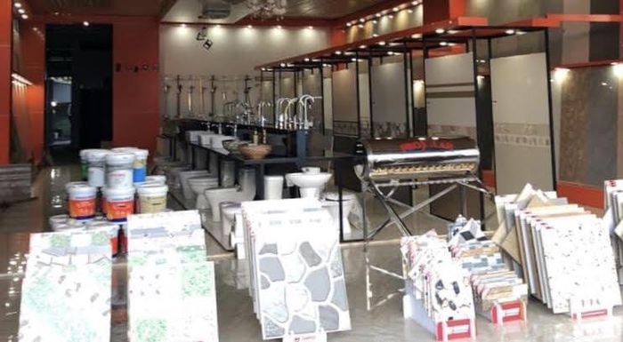 Mặt hàng trang trí nội thất xây dựng cũng bị ảnh hưởng lớn bởi thị trường VLXD thô. Ảnh: Vũ Thảo