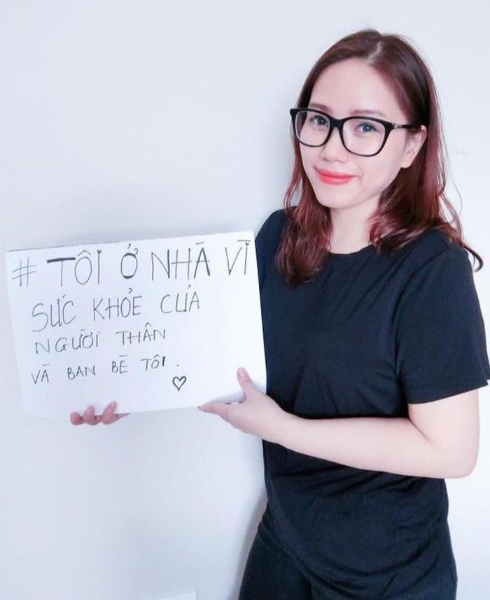 Về giọng hát, nữ ca sĩ vẫn được yêu thích bởi chất giọng ngọt ngào. Tuy nhiên, cô thừa nhận không thể hát quá cao như trước. “Trước đây, tôi nghe nhạc của Anh Quân, Huy Tuấn, cứ thích bài nào thì hát bài ấy, có thể hát quanh năm ngày tháng. Lúc đó, hát rất cao, rồi khi mọi người viết bài lại viết theo giọng của tôi nên tôi cứ hát cao như vậy suốt. giờ tôi cũng đuối sức khi hát cao quá hoặc hát nhiều bài liên tiếp”, Thùy Chi từng chia sẻ.