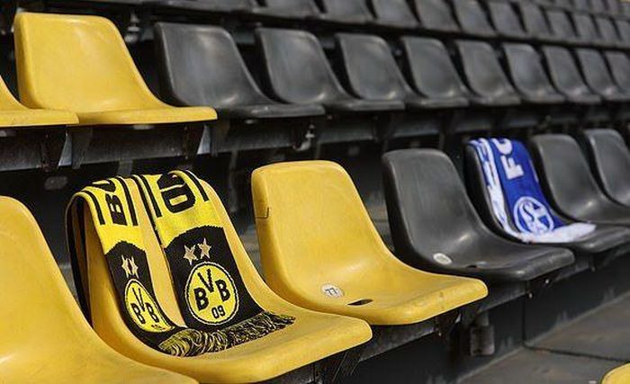Khán đài Signal Iduna Park không có CĐV để để phòng sự lây lan của dịch Covid-19