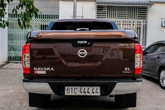 Nissan Navara của anh Hưng thuộc phiên bản EL Premium sử dụng động cơ dầu. 