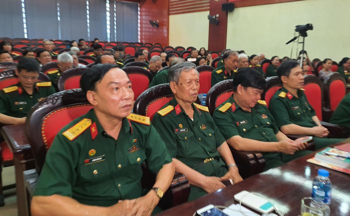  Các đại biểu dự buổi gặp mặt.