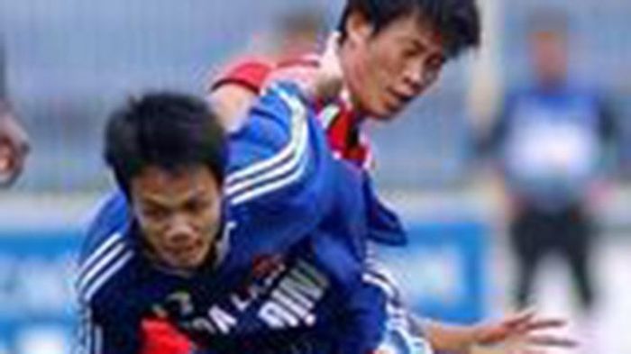 Phan Quý Hoàng Lâm khi còn thi đấu cho Bình Định ở V-Leageu 2005. Ảnh: Báo Bình Định