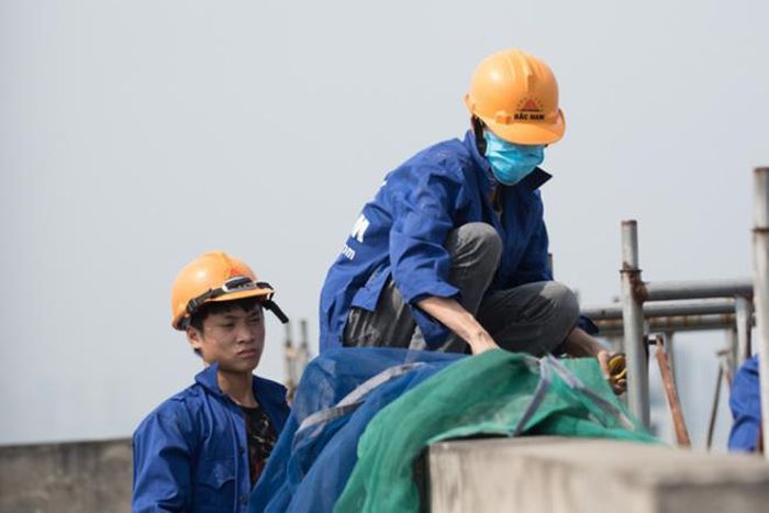Việc xử lý sai phạm tòa nhà 8B Lê Trực được tái triển khai sau 4 năm "đắp chiếu". (Ảnh: Hải Nam).