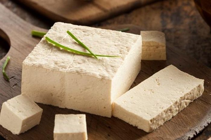 Để ráo đậu hoặc cho vào ngăn đá trước khi rán