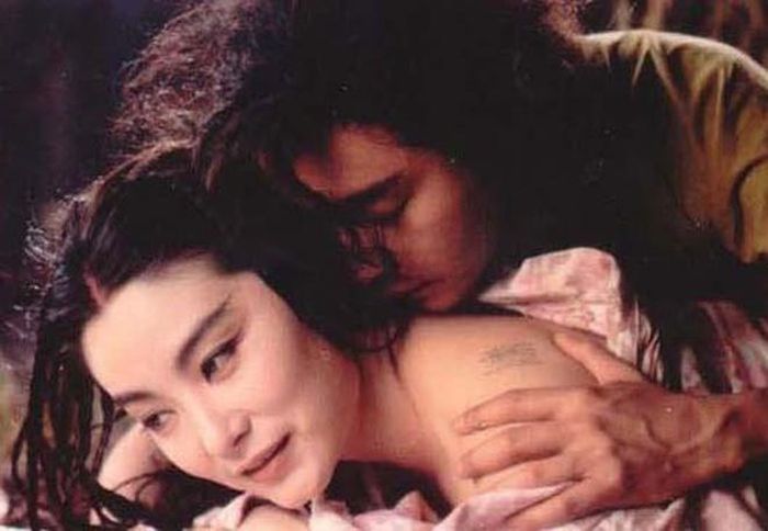  Lâm Thanh Hà và Trương Quốc Vinh có nhiều cảnh tình cảm nóng bỏng trong phim. 