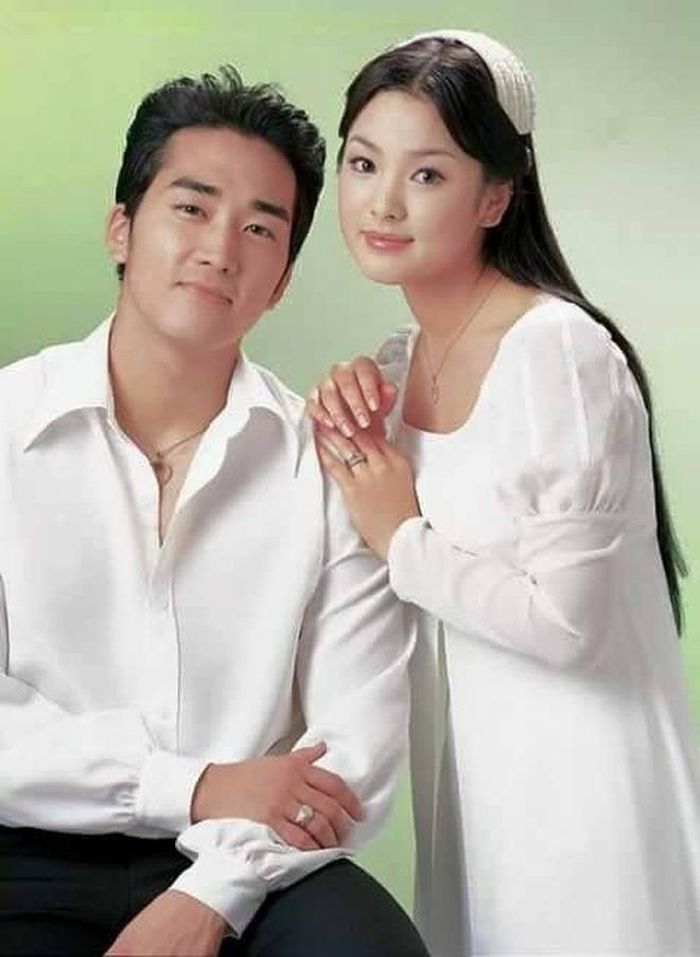  Hầu hết đều công nhận Song - Song đẹp đôi, ăn ý, đặc biệt sau sự thành công của Trái tim mùa thu. Nhiều khán giả hy vọng họ sẽ nên duyên và trở thành một cặp. Có nhiều thông tin cho rằng hai diễn viên từng hẹn hò một thời gian ngắn nhưng không công khai. Tuy nhiên, phía hai diễn viên đều phủ nhận điều này và khẳng định họ chỉ là bạn bè, đồng nghiệp. 