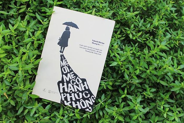 Sách Mẹ ơi, mẹ có hạnh phúc không? Ảnh: Stylory.