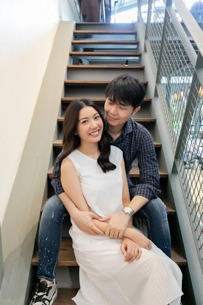 Thúy Vân và chồng sắp cưới.