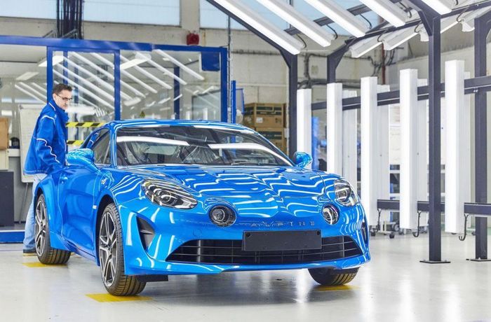 Cá nhà máy của Renault đóng cửa vì Covid