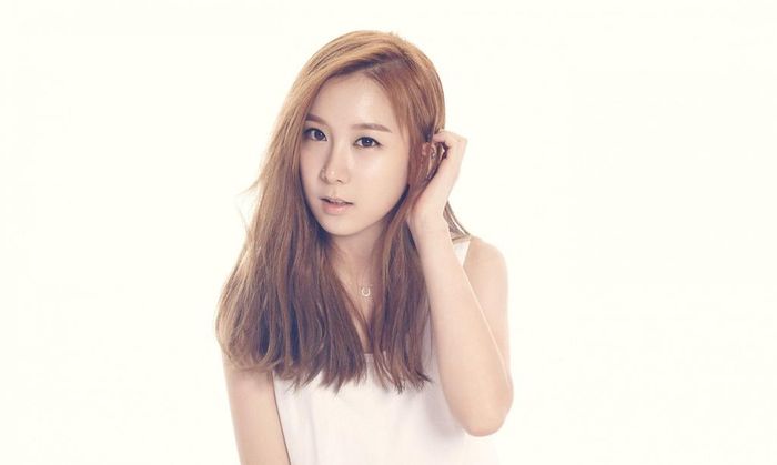“Mọi người đều bị bắt nạt một hoặc hai lần, ngoại trừ Yezi và Jei”, nữ ca sĩ nhấn mạnh và tiếp tục: “Về cơ bản, Yezi mới là trưởng nhóm thực sự, người đứng đằng sau Jei. Jei chỉ là trưởng nhóm trên danh nghĩa. Chúng tôi bị kiểm soát bởi em út. Mọi thứ đã rối tung lên”, nữ ca sĩ tiếp tục. Hé lộ của nữ ca sĩ cho thấy hậu trường không hề vui vẻ như Fiestar nói riêng hay các nhóm nữ Hàn Quốc nói chung thường thể hiện trên các chương trình truyền hình.