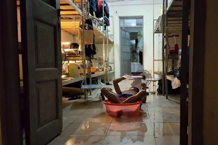 Năm nay, do ảnh hưởng của dịch COVID-19 nên hè phải học bù, không được nghỉ quá nhiều, đây cũng chính là nỗi sợ hãi của nhiều học sinh phải lưu trú lại thành phố trong những ngày tháng nóng nực.