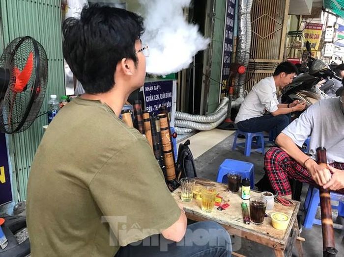 Thuốc lá điện tử có rất nhiều tên gọi khác nhau như vape, thuốc lá vaporizer.....