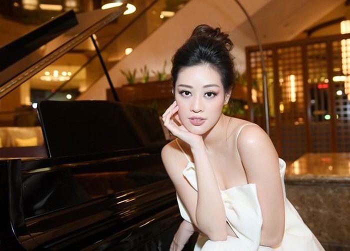 Sau lời bày tỏ của nàng hậu 9X, người hâm mộ cho rằng đây là bài học "nhớ đời" cho cô và "đừng bao giờ nên lôi giải thưởng, vật chất ra làm gì vì dễ bị suy diễn và dính vào những thứ không hay, không đáng. Rút kinh nghiệm!"